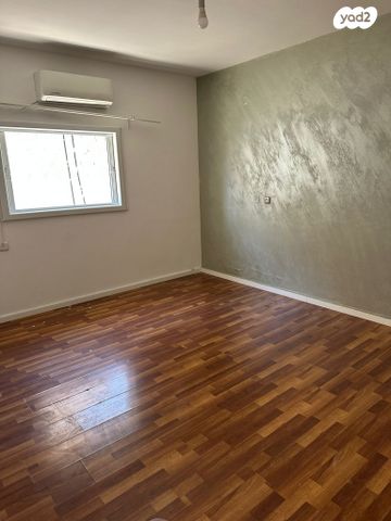 גג/ פנטהאוז, קדמן 20, נווה רמז, חולון