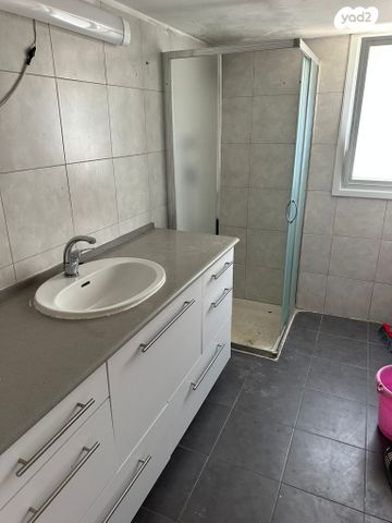 גג/ פנטהאוז, קדמן 20, נווה רמז, חולון