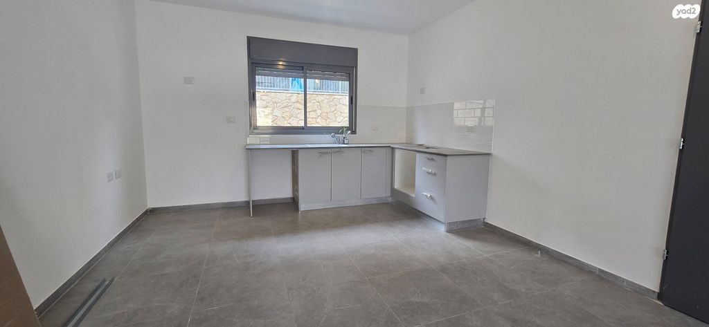 דירה, נחל שניר, רמת נבון . הר כרמי, כרמיאל