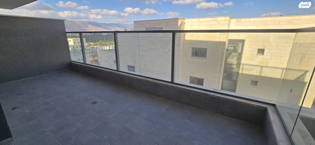 דירת גן, נחל דישון, רמת נבון . הר כרמי, כרמיאל