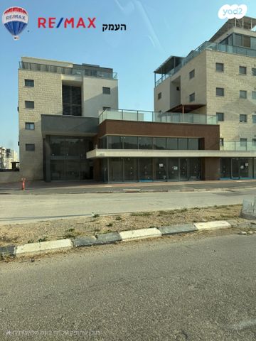 חנויות/ שטח מסחרי