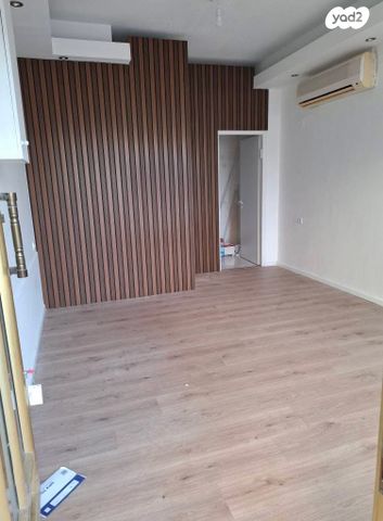 חנויות/ שטח מסחרי