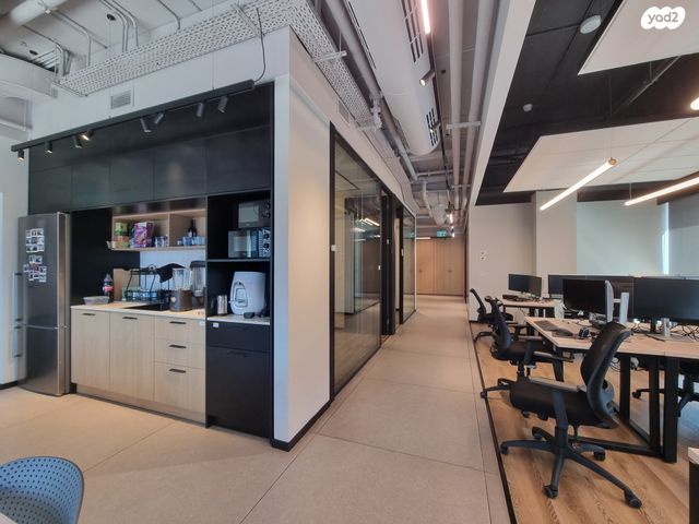 אזור תעשיה ג