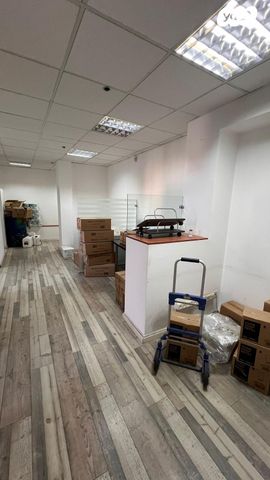 חנויות/ שטח מסחרי