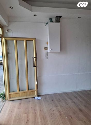 חנויות/ שטח מסחרי, קרית אתא