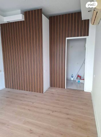 חנויות/ שטח מסחרי, קרית אתא