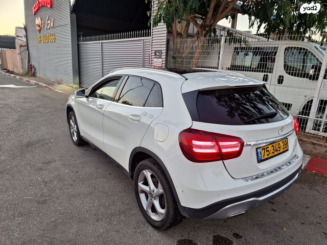 מרצדס-בנץ GLA