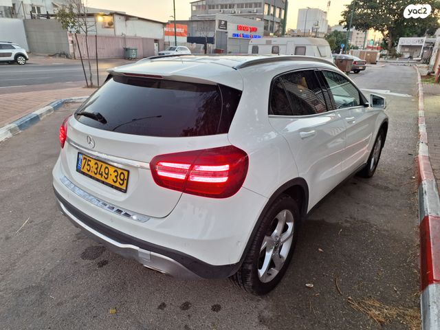 מרצדס-בנץ GLA