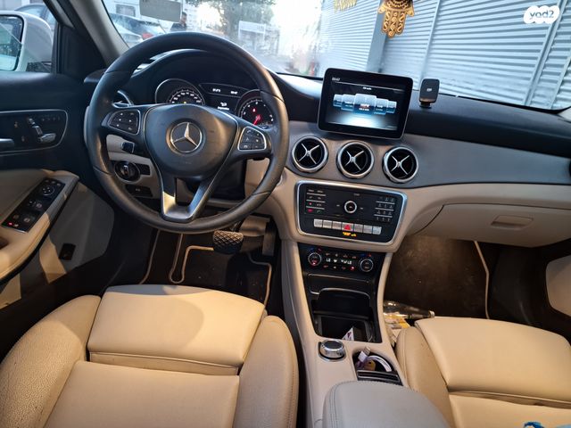 מרצדס-בנץ GLA