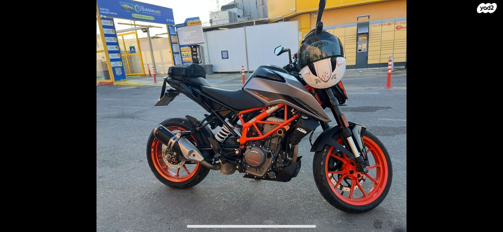 KTM Naked Duke 390