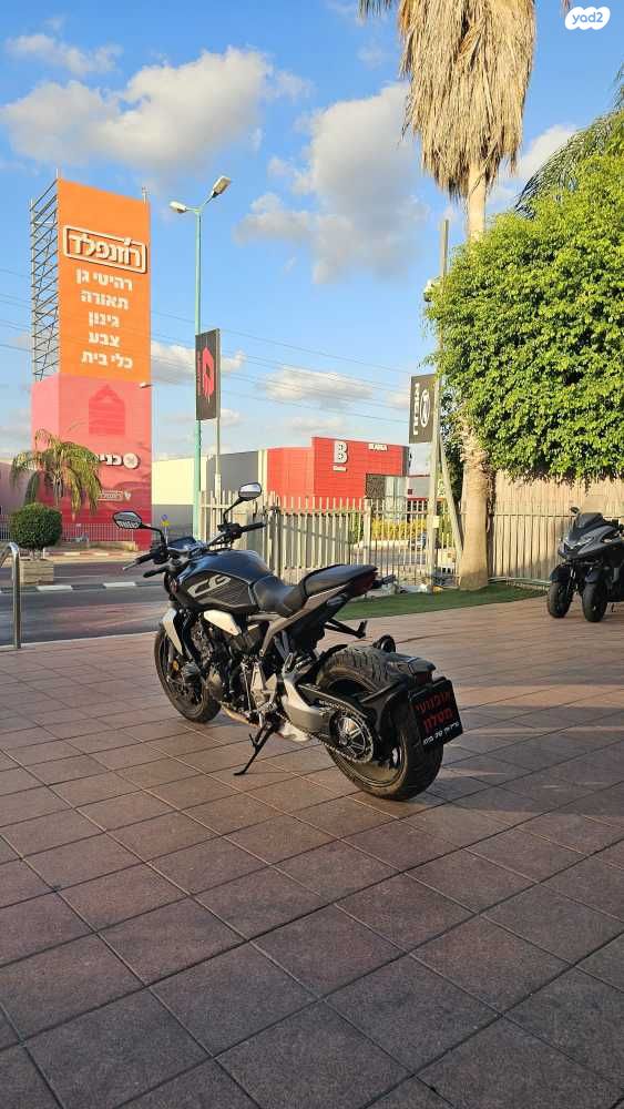 הונדה CB1000R