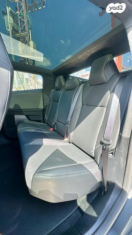 טסלה סייבטראק