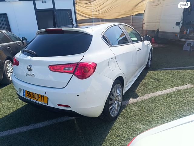 אלפא רומיאו ג'ולייטה