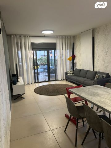 גג/ פנטהאוז, אהבת אדם 87, שרונה, כפר יונה