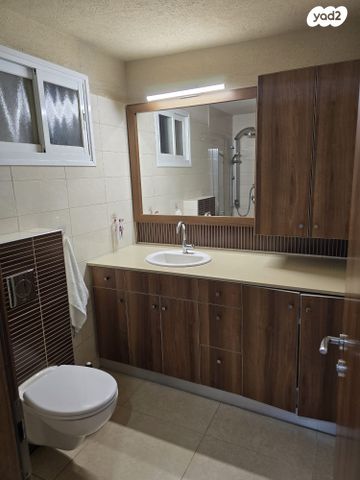 דירה, חיים משה שפירא 23, מנחם בגין, עכו