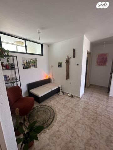 דירה, יצחק שדה 39, גבעת הרקפות, גבעת תל חי, קרית אתא