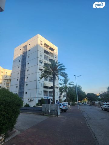 הרב ניסים 15