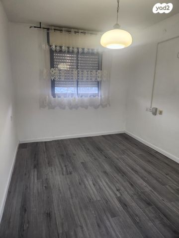 דירה, הרב ניסים 15, רובע ה', אשדוד