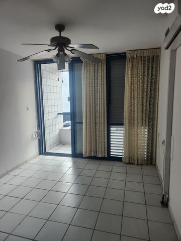 דירה, הרב ניסים 15, רובע ה', אשדוד