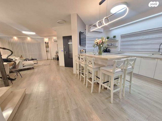 בית פרטי/ קוטג', אלמוג 4, נווה נוי, באר שבע