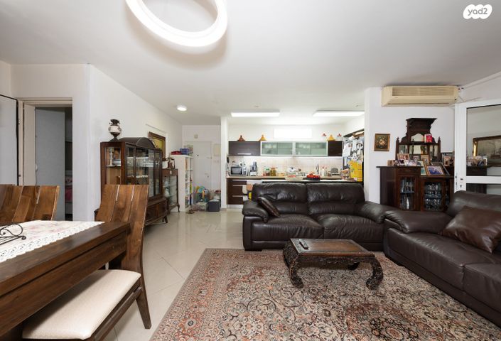 דירת גן, האירוס, נאות הדרים (חבצלת הצעירה), קרית עקרון