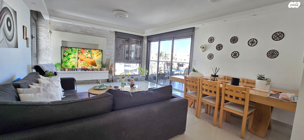 דירה, יצחק רבין 40, קרית רבין, חולון