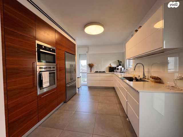 דו משפחתי, הערבה, אריאל