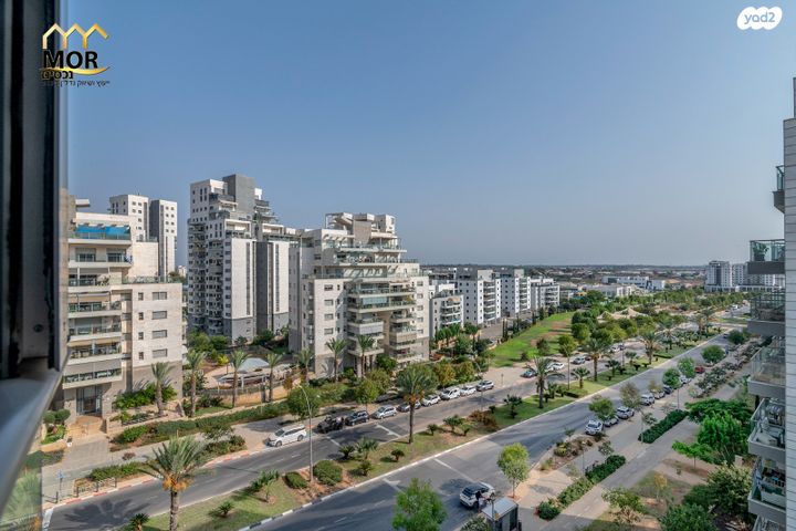 דירה, נאות שמיר, יבנה