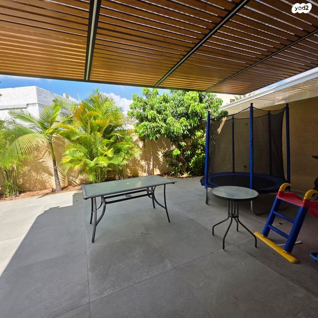 דו משפחתי, דן, גני מנחם, באר יעקב