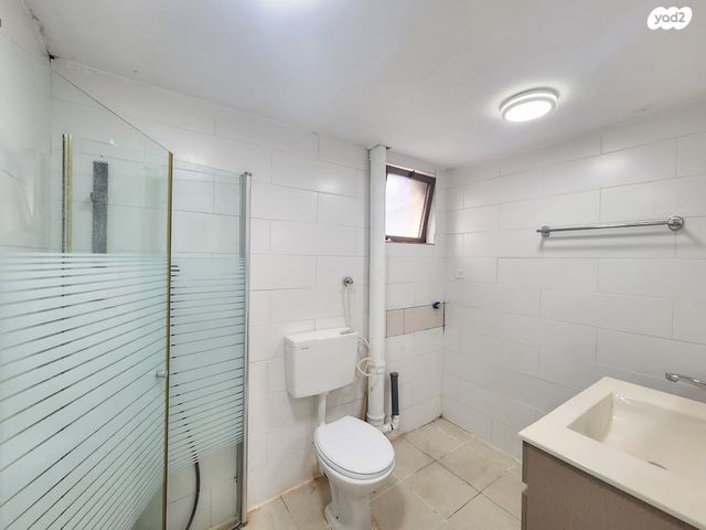 דירה, כרכום, יצחק רבין, מעלות תרשיחא