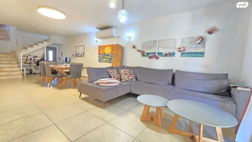 דו משפחתי, מקימי הגדר, עפרה, עפרה