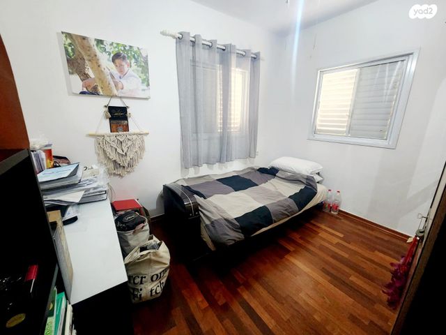 נווה ברבור, כפר שלם מערב