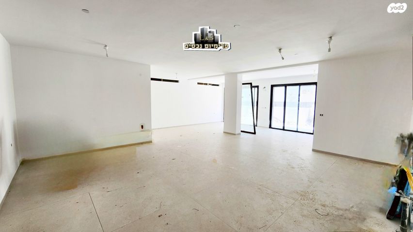 דירת גן, הנרייטה סולד, עיר, מרכז העיר, נהריה