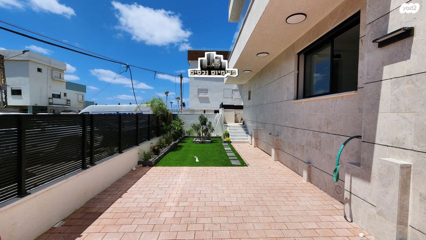 דירת גן, הנרייטה סולד, עיר, מרכז העיר, נהריה