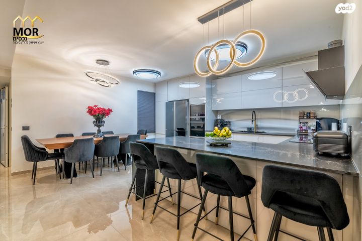 דירה, נאות שמיר, יבנה