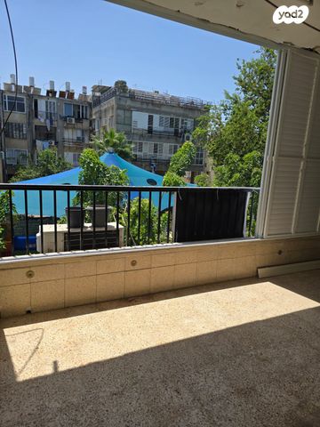 דירה, הרב הרצוג 5, לב העיר, בת ים