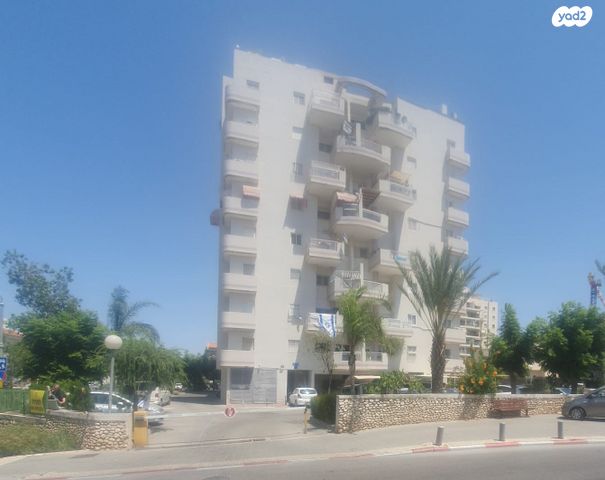 נווה ברבור, כפר שלם מערב