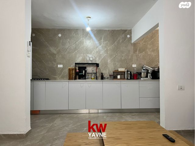 דירה, הרב בוכריס, נאות אשכול, יבנה