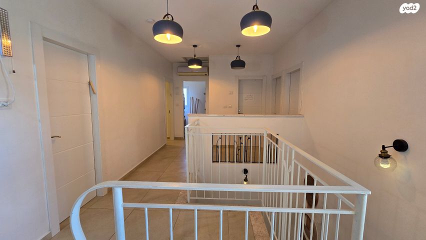 דו משפחתי, מקימי הגדר, עפרה, עפרה