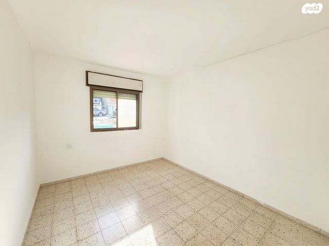 דירה, כרכום, יצחק רבין, מעלות תרשיחא