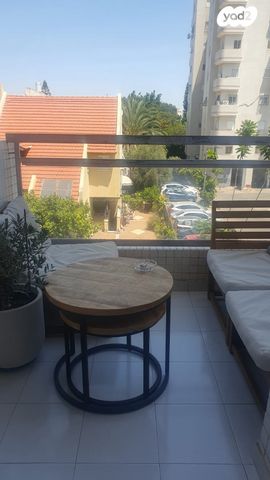 נווה ברבור, כפר שלם מערב