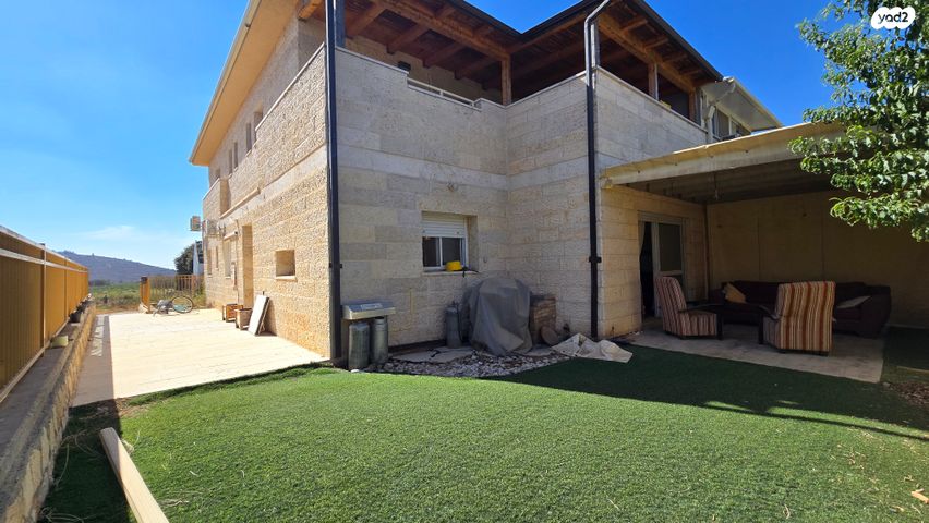 דו משפחתי, מקימי הגדר, עפרה, עפרה