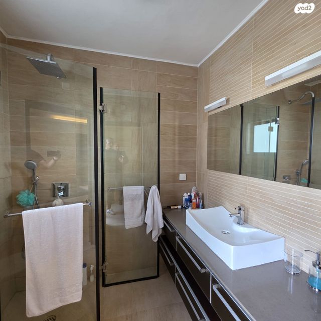 דו משפחתי, דן, גני מנחם, באר יעקב