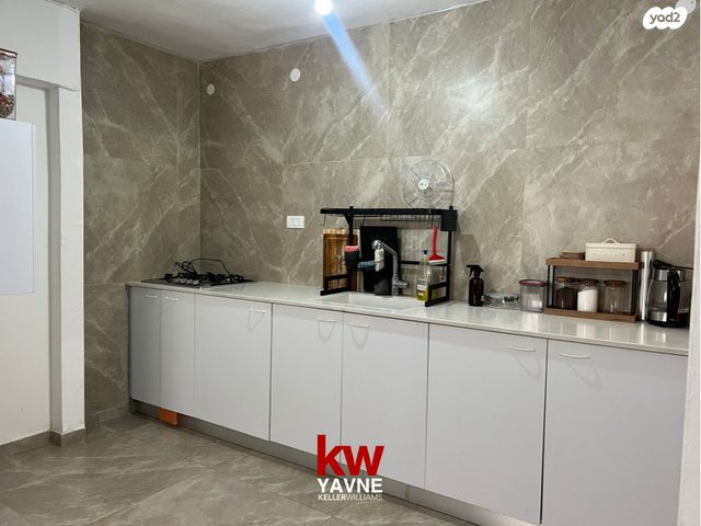 דירה, הרב בוכריס, נאות אשכול, יבנה