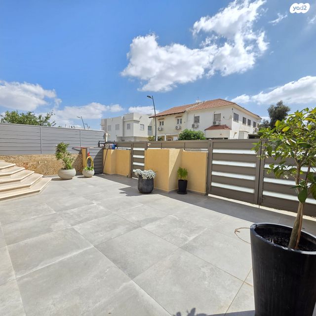 דו משפחתי, דן, גני מנחם, באר יעקב