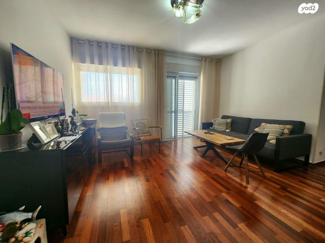 דירה, נווה ברבור, כפר שלם מערב, תל אביב יפו