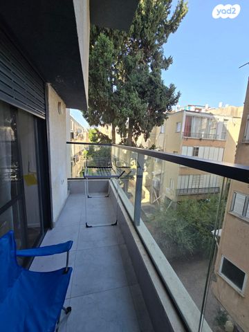 דירה, טשרניחובסקי 13, לב העיר, בת ים