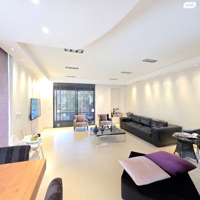 דו משפחתי, דן, גני מנחם, באר יעקב