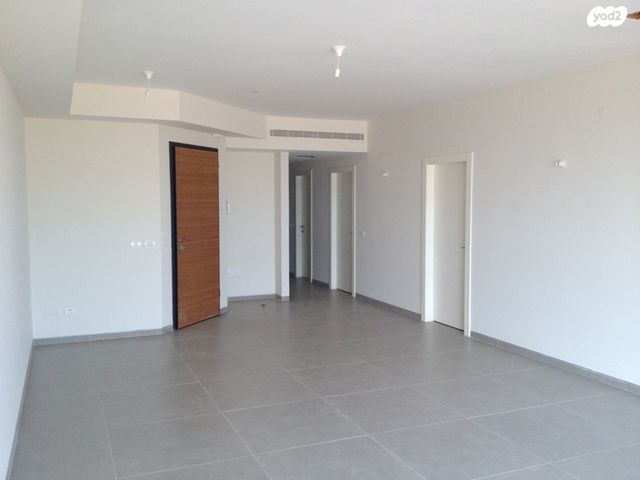 דירה, מתחם גרינברג, הוד השרון