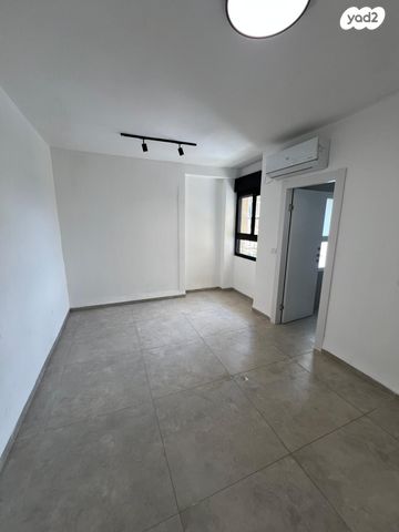 דירה, השקדים, מרכז העיר, סביניה, הוותיקה, קרית ביאליק